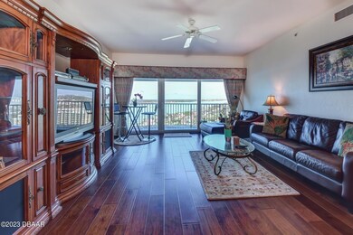 2-Living-Room-Area