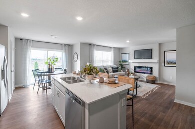 2473 Chloe Ln, Hiawatha, IA 52233 - photo 4