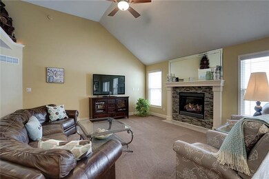 4383 SW Creekview Dr, Lees Summit, MO 64082 - photo 4