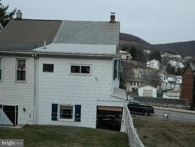 138 Orwigsburg St, Tamaqua, PA 18252 - photo 7