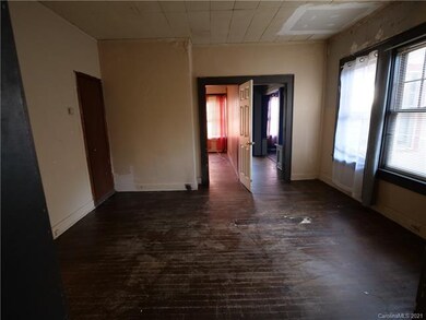 638 W Front St, Statesville, NC 28677 - photo 7