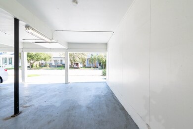 912 Church St unit 4, Galveston, TX 77550 - photo 2