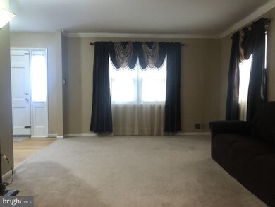 7403 Longbranch Dr, New Carrollton, MD 20784 - photo 3