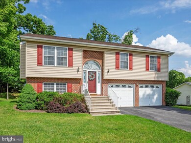 140 Leviticus Dr, Bunker Hill, WV 25413 - photo 2