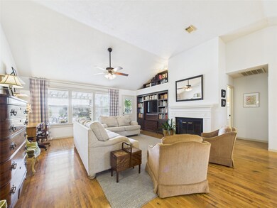 2824 Meadow Brook Ct, League City, TX 77573 - photo 6