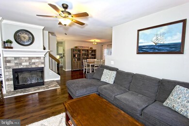 8313 Southern Oaks Ct, Lorton, VA 22079 - photo 3