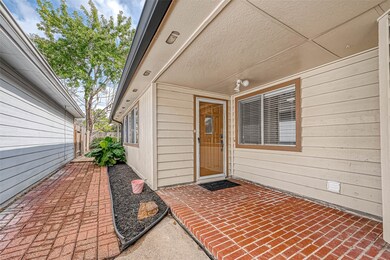 8646 Laurel Trails Dr, Houston, TX 77095 - photo 4