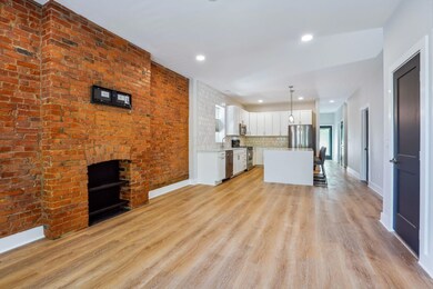 1386 1/2 Neil Ave