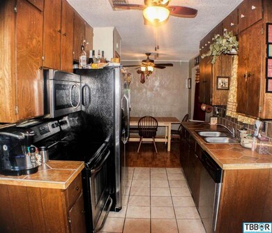 301 E Austin St, Troy, TX 76579 - photo 3