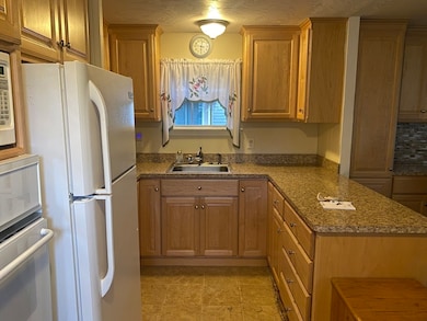 38 Danielle St, Norton, MA 02766 - photo 4