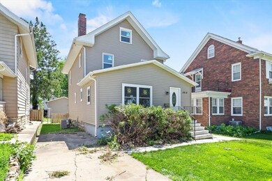 1613 Maple Dr NW, Cedar Rapids, IA 52405 - photo 3