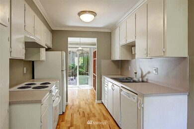 9025 236th St SW unit 8, Edmonds, WA 98026 - photo 5