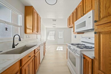 44327 22nd St-11