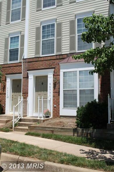 46930 Courtyard Square unit 46930, Sterling, VA 20164 - photo 2