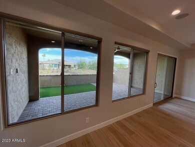U49B L105 Patio