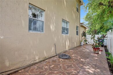 4302 NW 113th Place, Doral, FL 33178 - photo 5