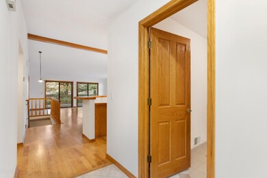 525 Crestview St, Holland-18