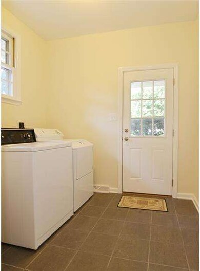 105 Locust Dr, Newark, DE 19711 - photo 6