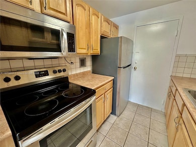 Victoria Park Towers unit 207, Fort Lauderdale, FL 33304 - photo 4
