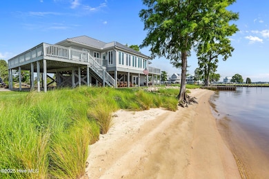 938 E Bayside Dr