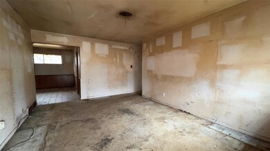 928 Jerry Ln, Bedford, TX 76022 - photo 2