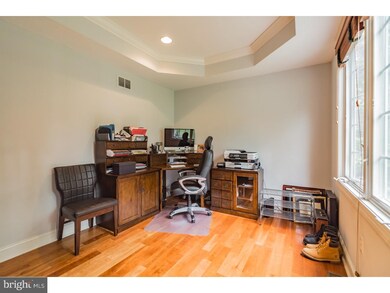 1017 Serpentine Ln, Wyncote, PA 19095 - photo 4