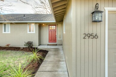 2956 Iris Cir, Medford, OR 97504 - photo 3