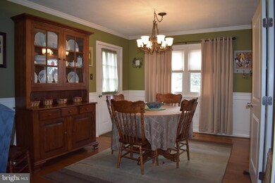 4305 Calvert Cir, Frederick, MD 21703 - photo 5