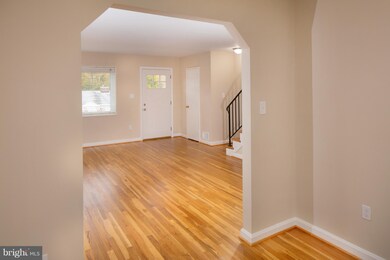 46 W Taylor Run Pkwy, Alexandria, VA 22314 - photo 7