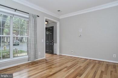 1722 Kingsgate Ct, Alexandria, VA 22302 - photo 2