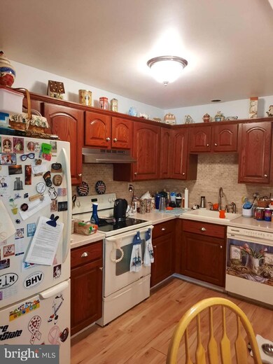 858 Putnam Blvd unit 858 B, Wallingford, PA 19086 - photo 5