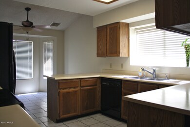 3201 W Helena Dr, Phoenix, AZ 85053 - photo 5