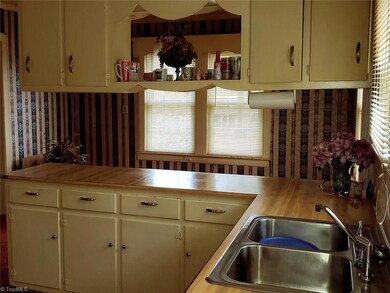 1014 Lee St, Asheboro, NC 27203 - photo 7