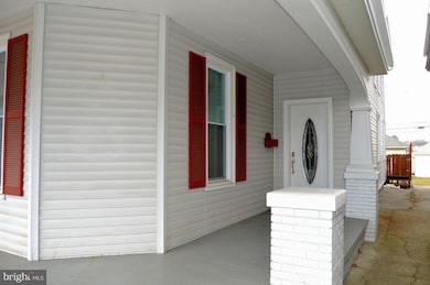 325 E Main St, Palmyra, PA 17078 - photo 2