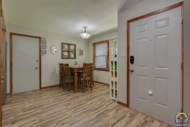 4021 SW 43rd St, Topeka, KS 66610 - photo 5