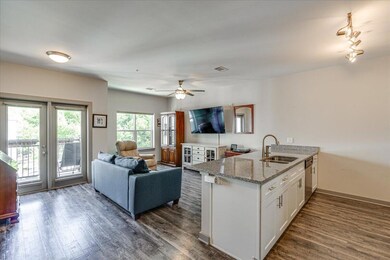 04-782 Riverfront Pkwy-4