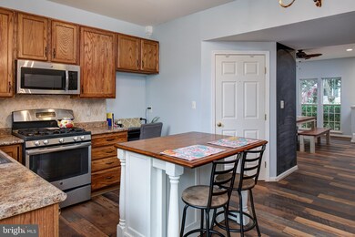 12446 Selkirk Cir, Bristow, VA 20136 - photo 7