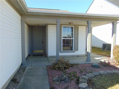 2716 Longleaf Dr, Greenwood, IN 46143 - photo 2