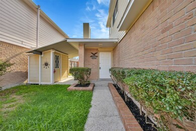 7810 Mauvewood Dr, Houston, TX 77040 - photo 2