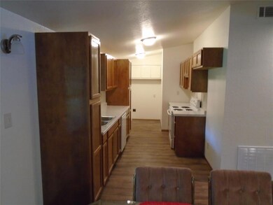 1924 N Wilhite St, Cleburne, TX 76031 - photo 7