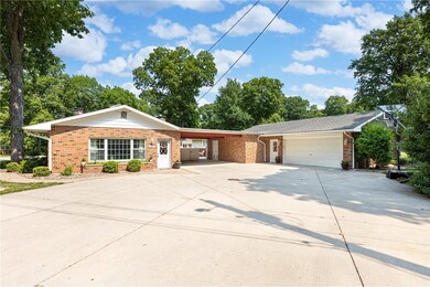 1505 Hickory Hill Dr, Effingham, IL 62401 - photo 4