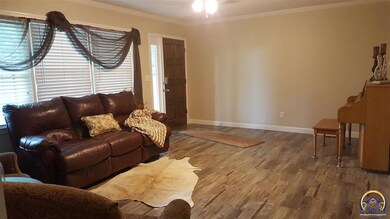 5750 SW Wanamaker Rd, Topeka, KS 66610 - photo 3