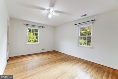 7700 Crossover Dr, McLean, VA 22102 - photo 5