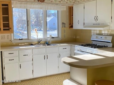 109 Mckinley Ave, Johnstown, NY 12095 - photo 6