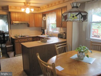 1140 Strathmann Dr, Southampton, PA 18966 - photo 4