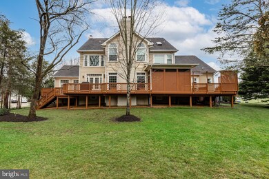 6845 Smithfield Ct, Centreville, VA 20120 - photo 2