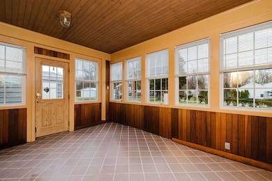 107 & 107R Walker, Swansea, MA 02777 - photo 4