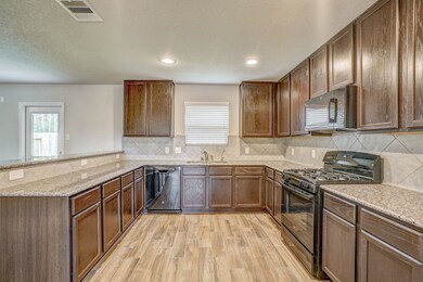 3010 Silverhorn Ln, Rosenberg, TX 77471 - photo 4