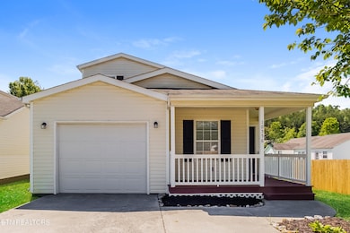 017-photo-front-view-13728446