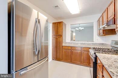 11974 Cardamom Dr, Woodbridge, VA 22192 - photo 7